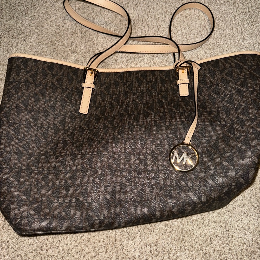 Michael kors purse